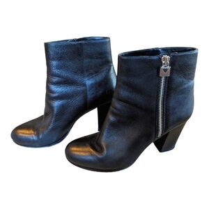 Michael Michael Kors Margaret Black Pebbled Leather Side Zip Booties Sze 10